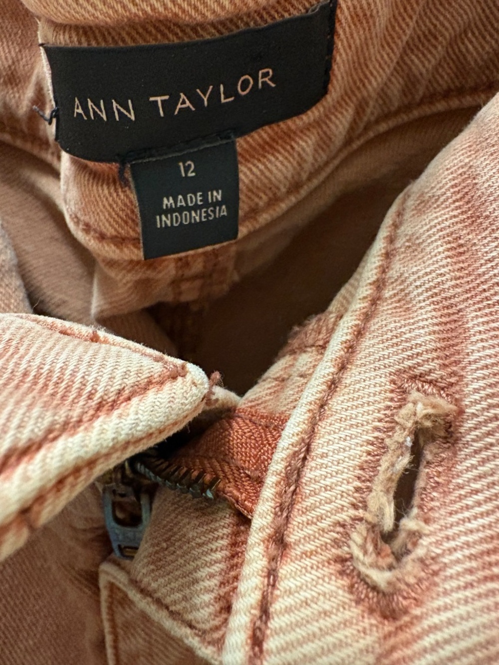 Ann Taylor Wide Leg Crop Jeans - Size 12 - Picture 3 of 4